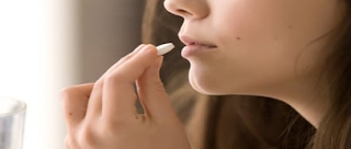 Manfaat Cetrizine, Dosis, Efek Samping dan Interaksi Obat Manfaat Cetrizine, Dosis, Efek Samping dan Interaksi Obat